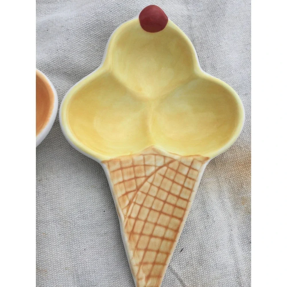 Williams Sonoma Set of 2 ice cream cone ceramic dish dessert summer decor yellow